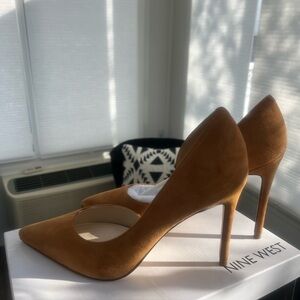 New. Folowe d'Orsay Suede nine west heel pumps Sz 11